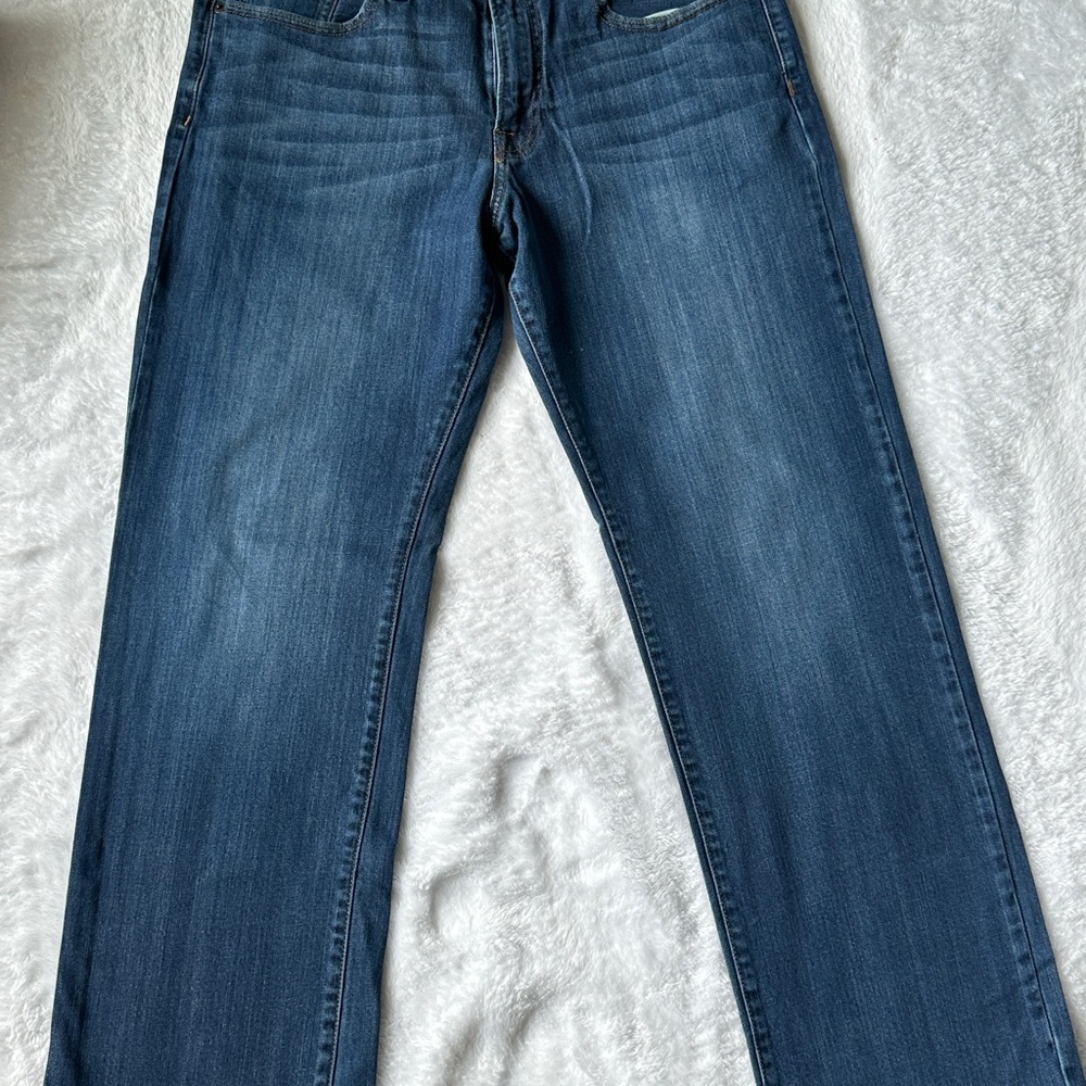 Lucky Brand Blue Straight Jeans with Classic Denim Style